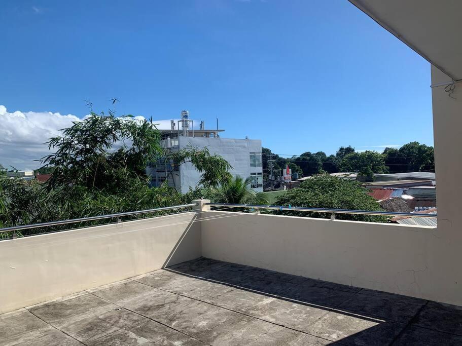 Lee'S Apartment Dumaguete City Exterior photo
