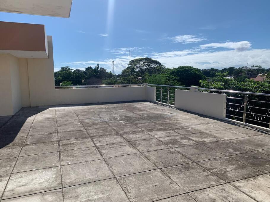 Lee'S Apartment Dumaguete City Exterior photo